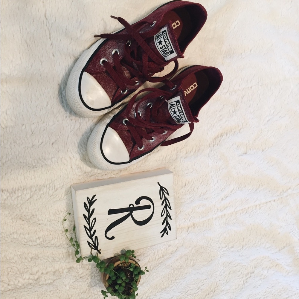 Burgundy converse